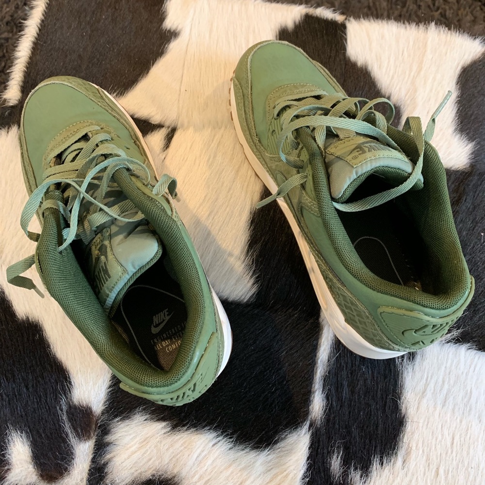Nike air max shoe size 6